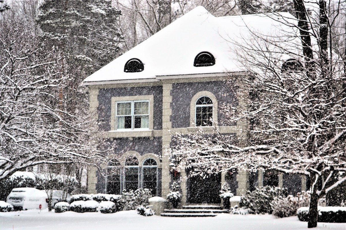 How Cold Is Too Cold to Roof a House?